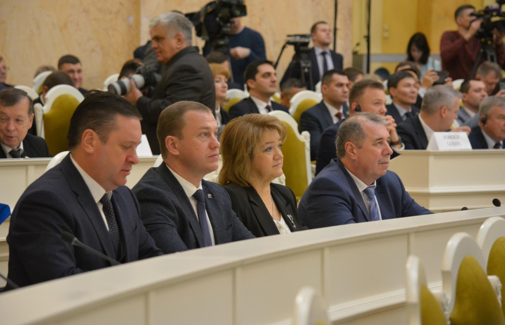 Руководители Контрольно-счетной палаты поздравили депутатов парламента с юбилеем Законодательного Собрания СПб