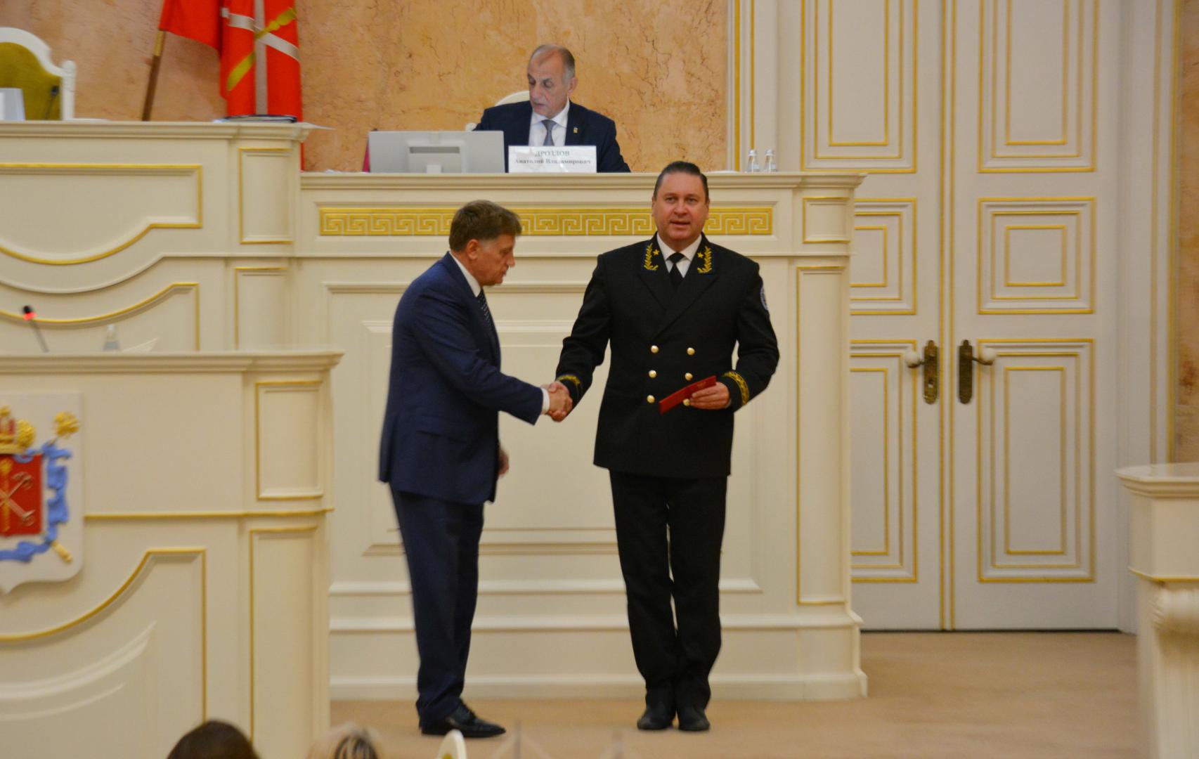 Руководителям Контрольно-счетной палаты Санкт-Петербурга вручены удостоверения нового образца