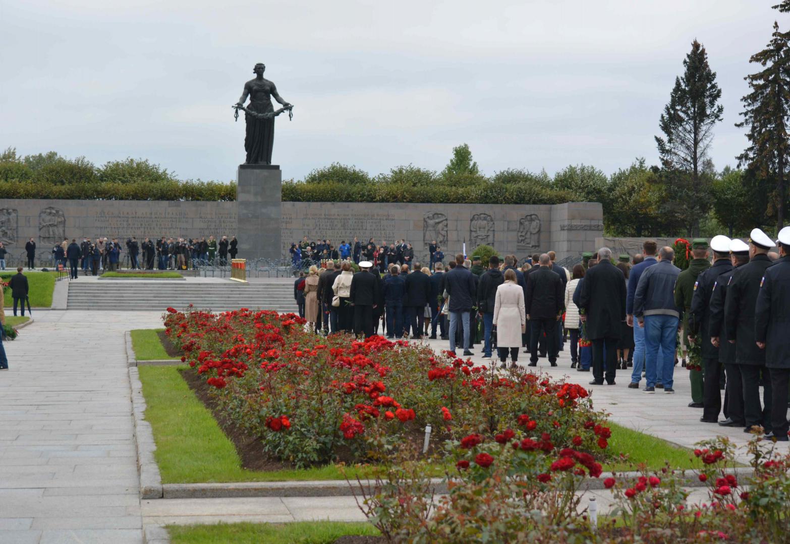Делегация Контрольно-счетной палаты Санкт-Петербурга почтила память ленинградцев, погибших во время блокады