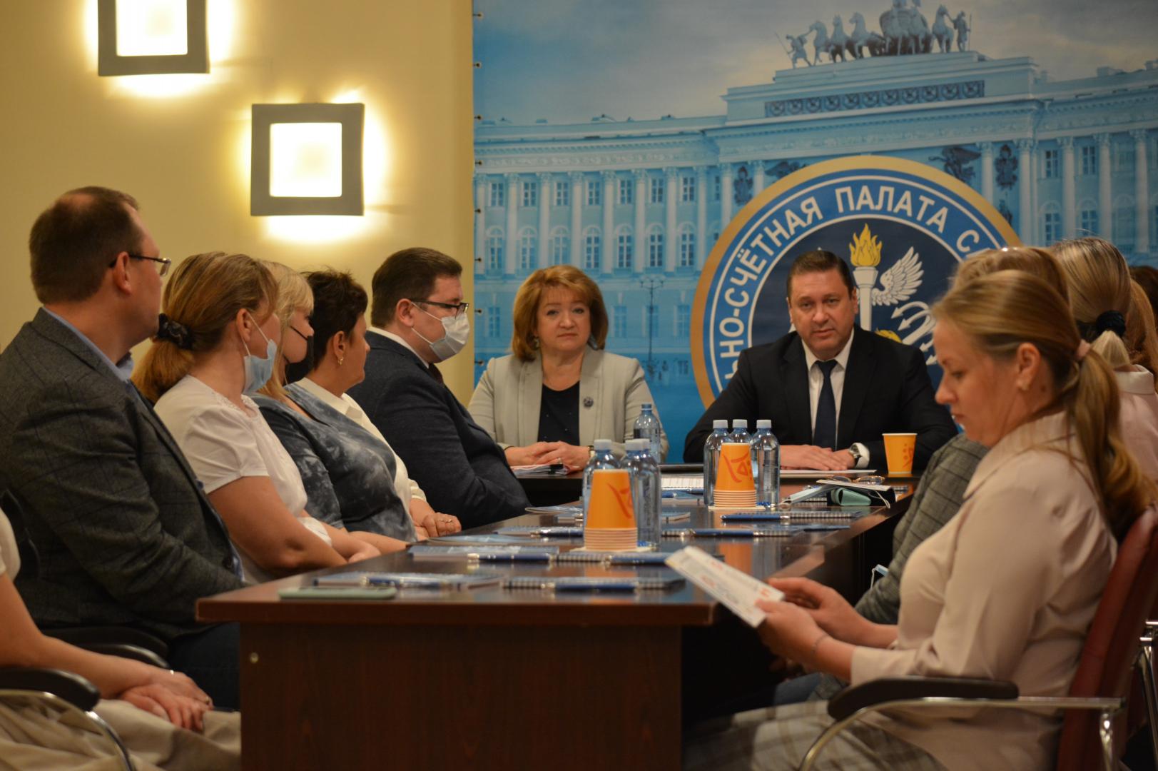 В Контрольно-счетной палате Санкт-Петербурга состоялся круглый стол с участием представителей КСО МО субъектов РФ
