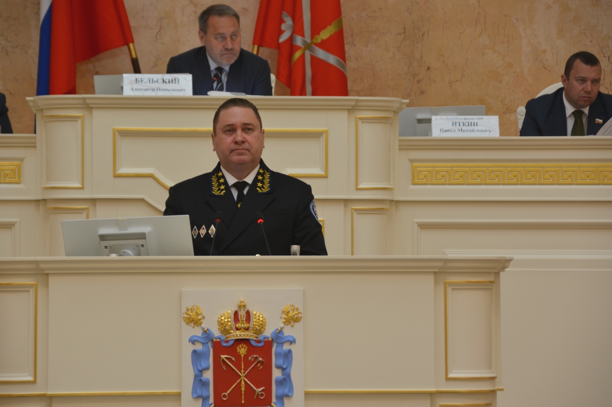 Константин Желудков выступил с отчетом о деятельности КСП СПб за 2022 год перед депутатами парламента