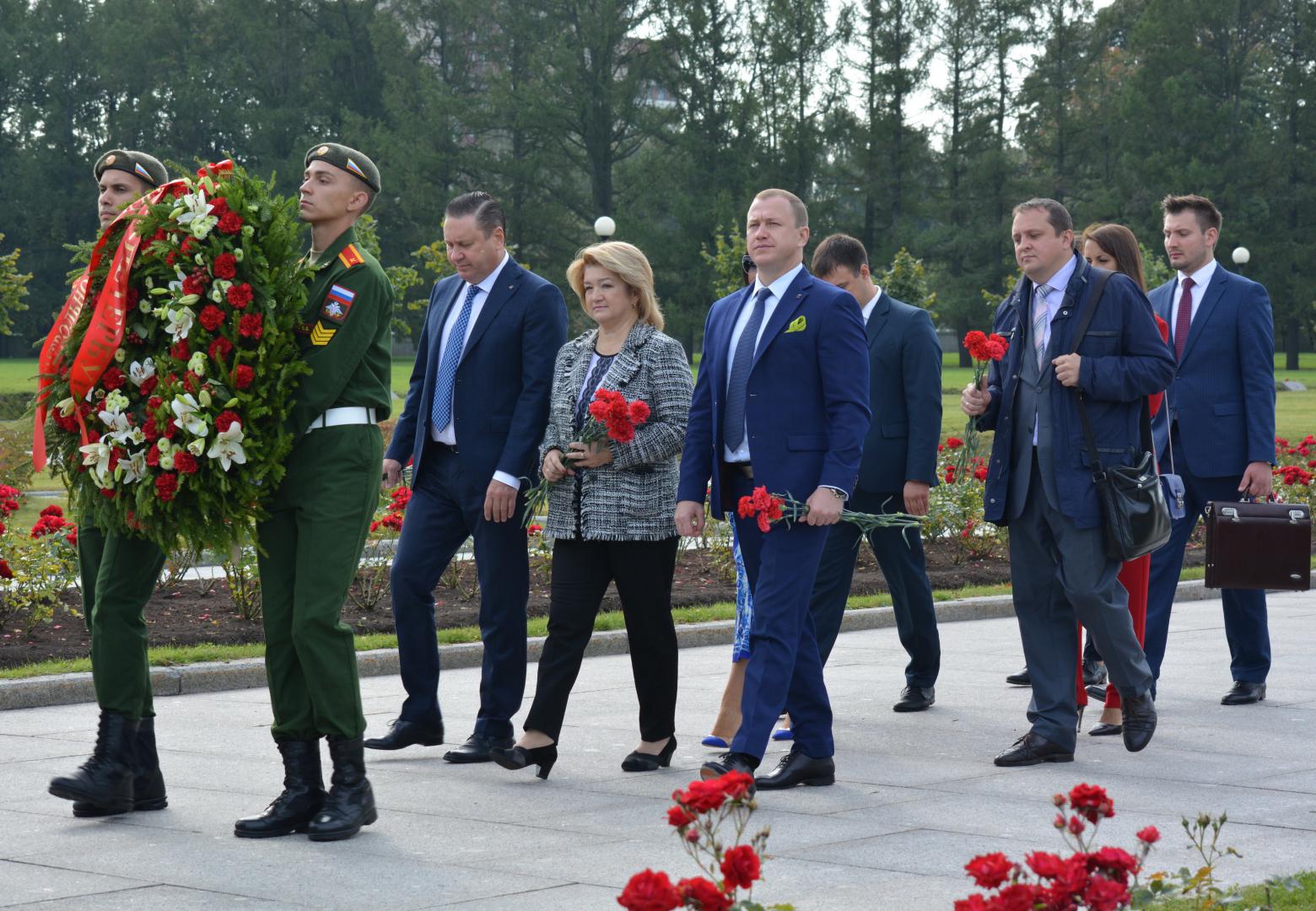 Руководители и сотрудники Контрольно-счетной палаты Петербурга почтили память ленинградцев, погибших в годы блокады