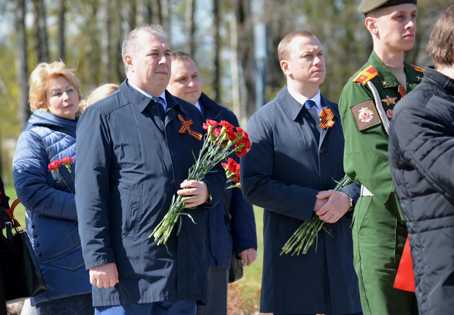 Руководители Контрольно-счетной палаты Петербурга почтили память погибших в годы Великой Отечественной войны