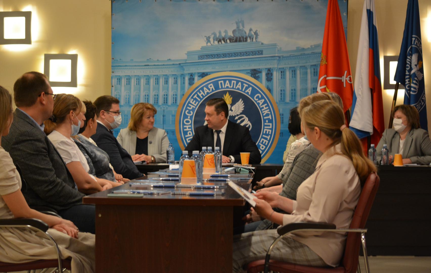 В Контрольно-счетной палате Санкт-Петербурга состоялся круглый стол с участием представителей КСО МО субъектов РФ
